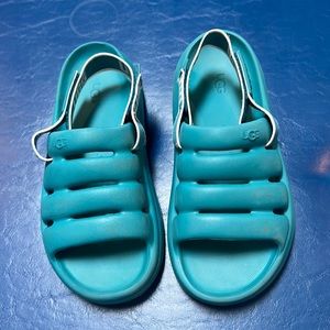 UGG Yeah Sandals size 7